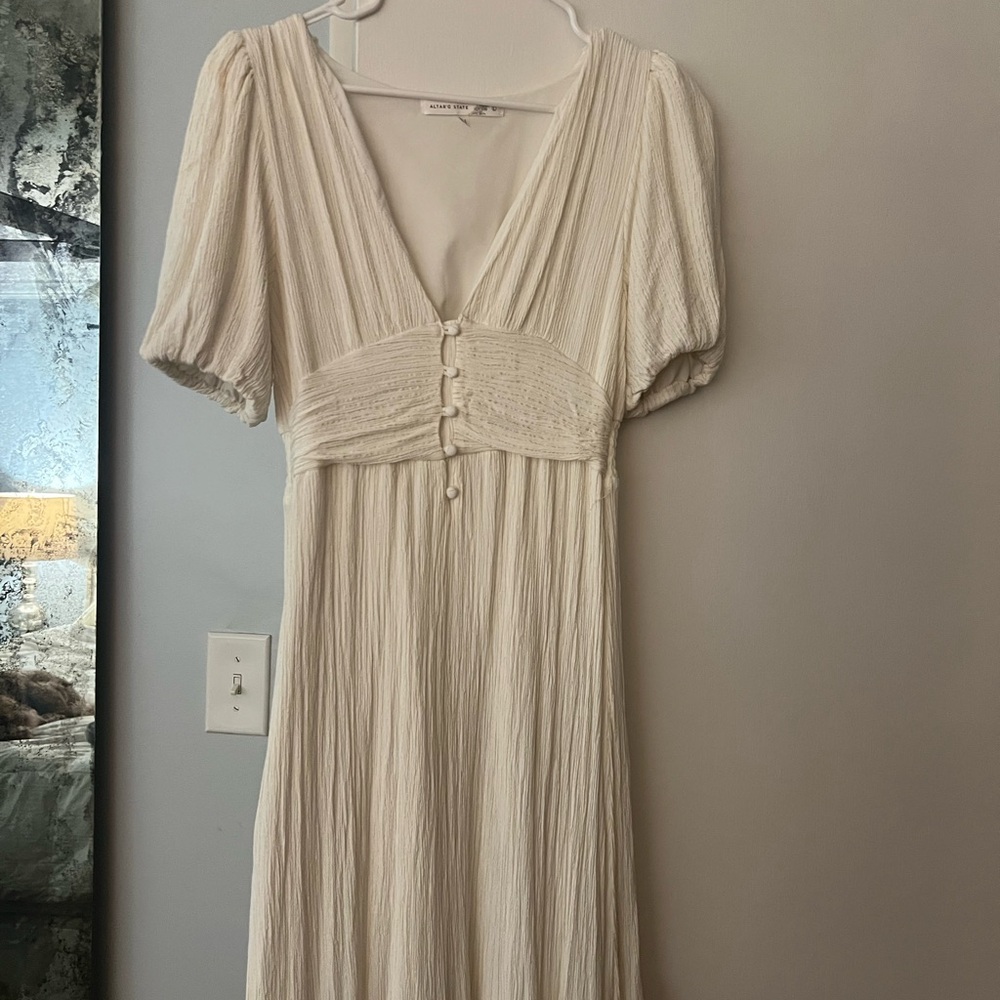 Altar’s state, white dress, size large